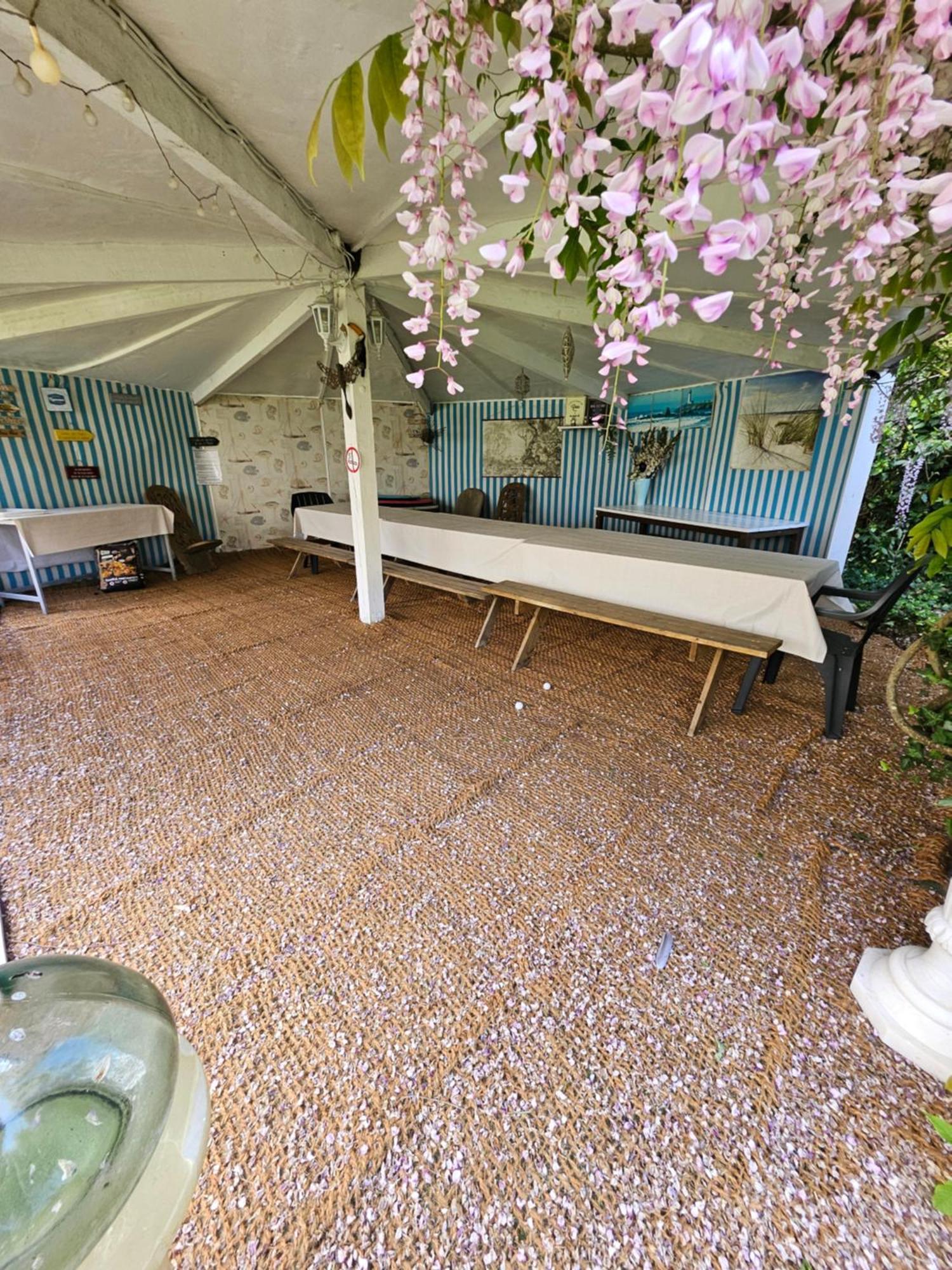 Le Manoir Lacustre Queyrac Exterior foto